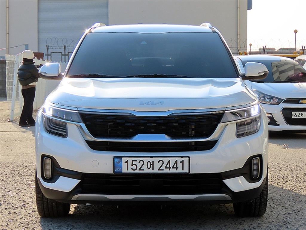 KIA Seltos 2023 Blanco - Importación desde Corea - HF Imports Iquique - Foto 1