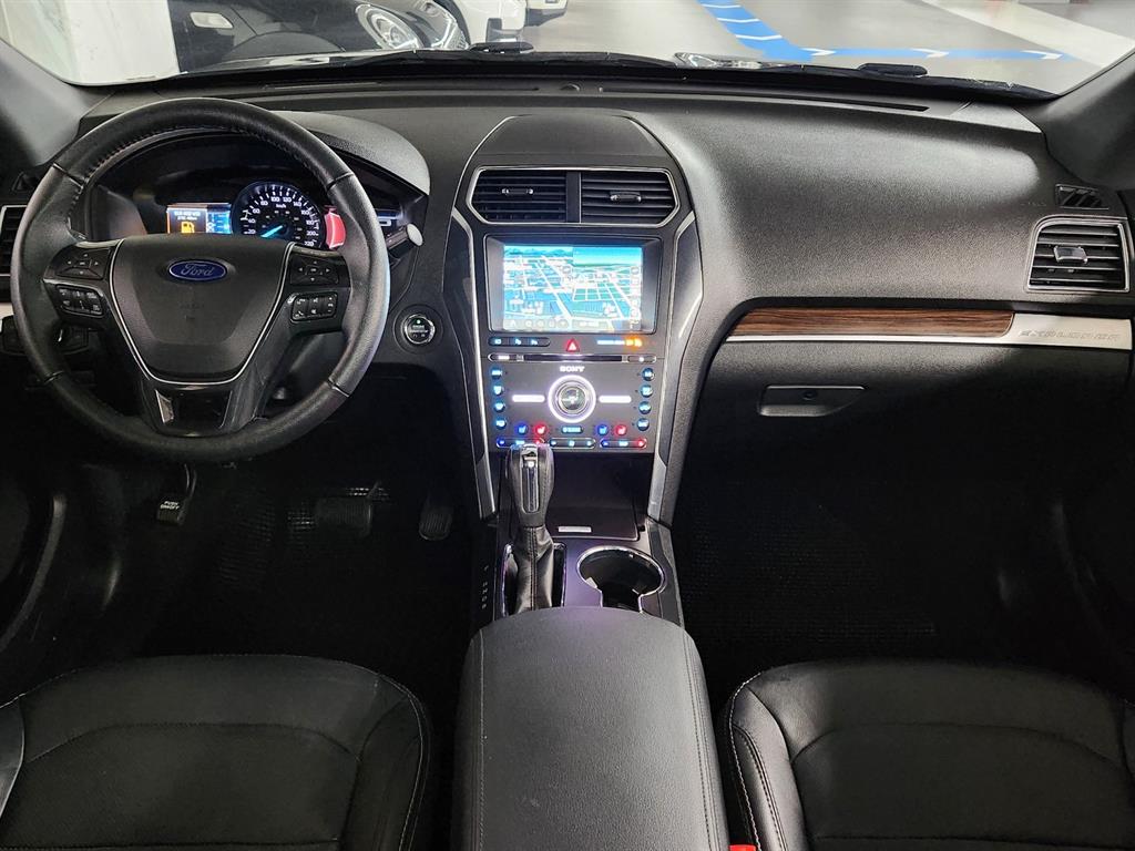 Ford Explorer - Vista 6