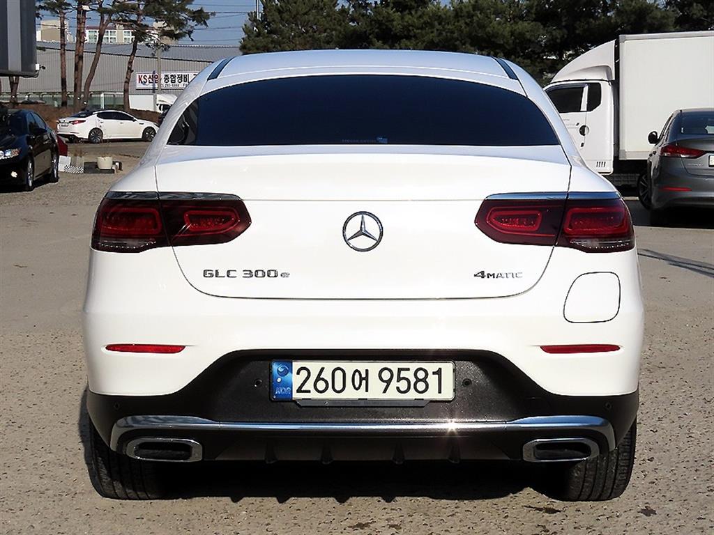 Mercedes Benz GLC Class - Vista 4