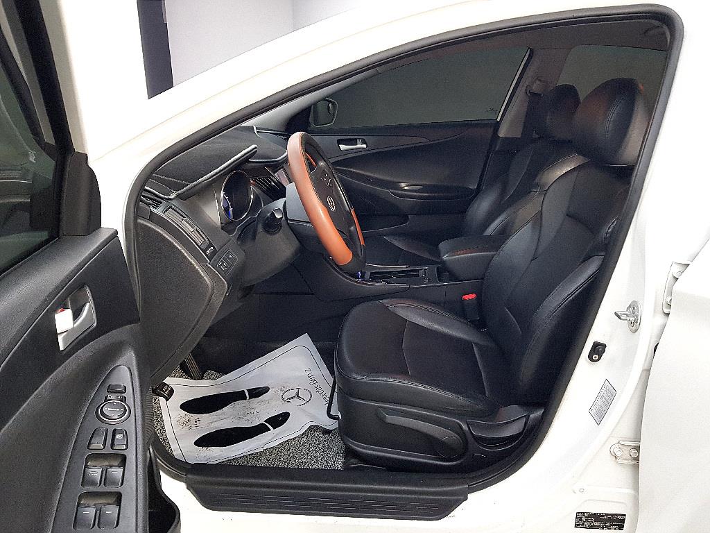 HYUNDAI Sonata - Vista 8