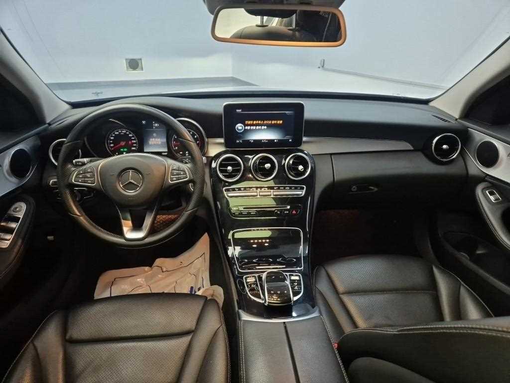 Mercedes Benz C Class - Vista 7