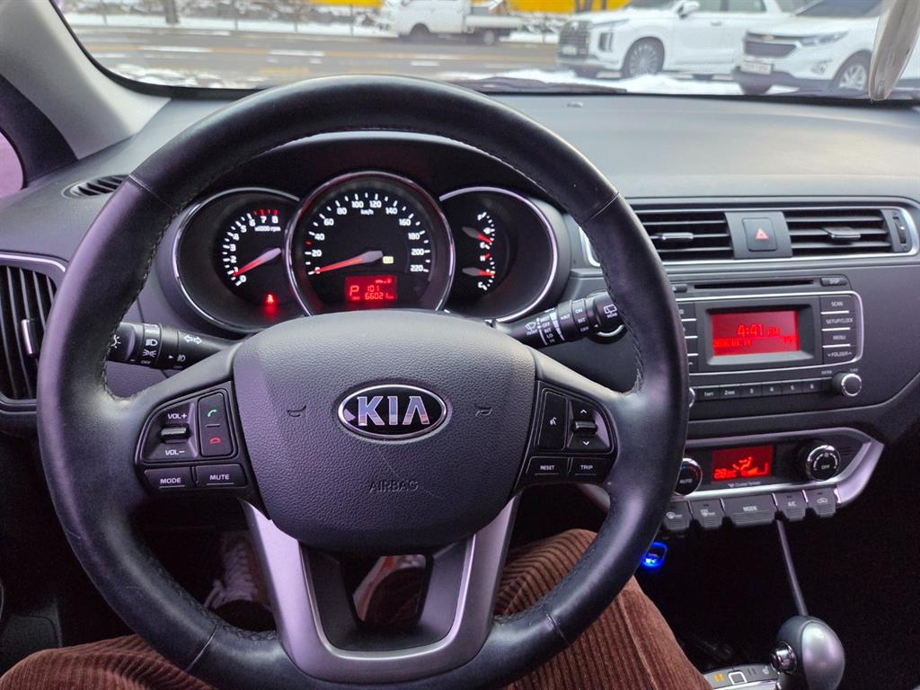 KIA Pride 2017 Blanco - Importación desde Corea - HF Imports Iquique - Foto 13