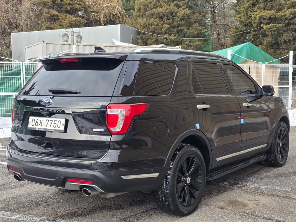 Ford Explorer - Vista 4