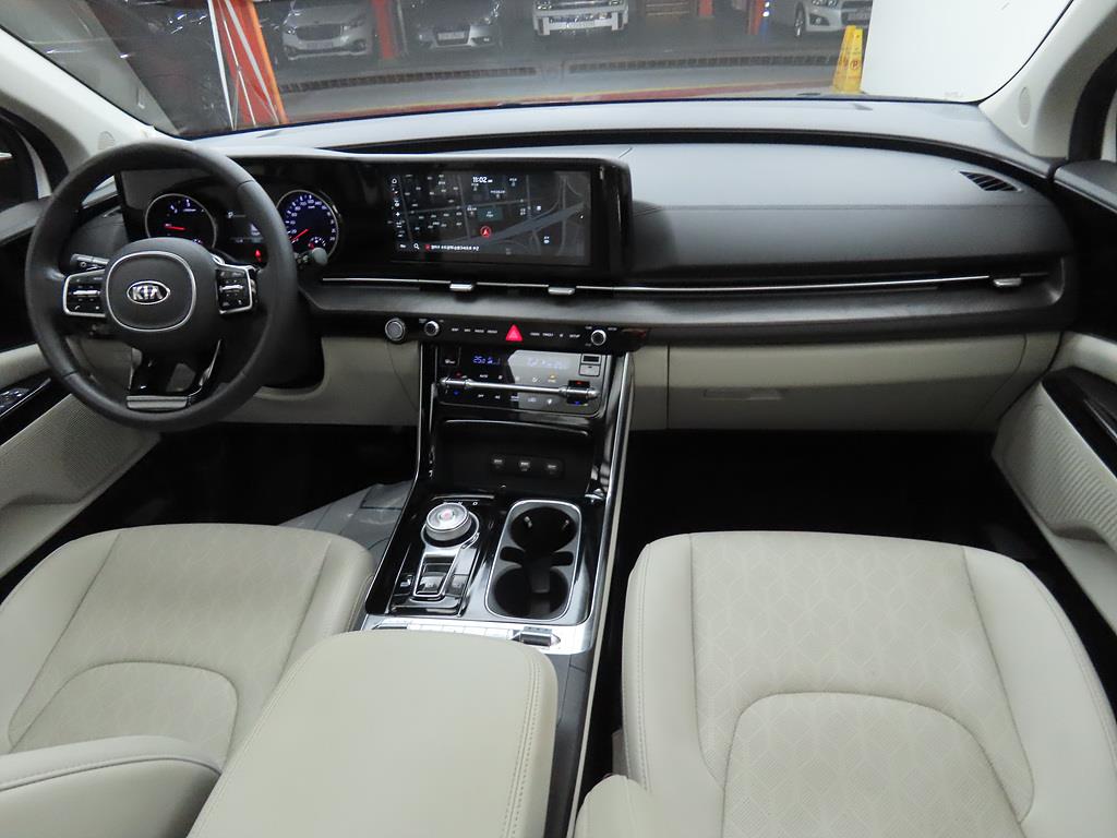 KIA Carnival - Vista 5
