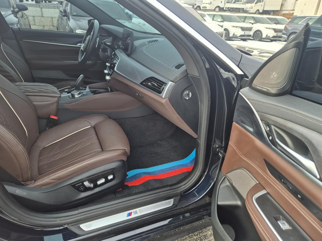 BMW Gran Turismo 2022 Negro - Importación desde Corea - HF Imports Iquique - Foto 18