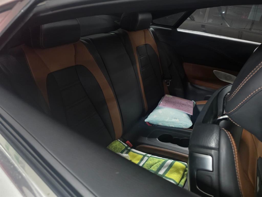 Mercedes Benz E class - Vista 6