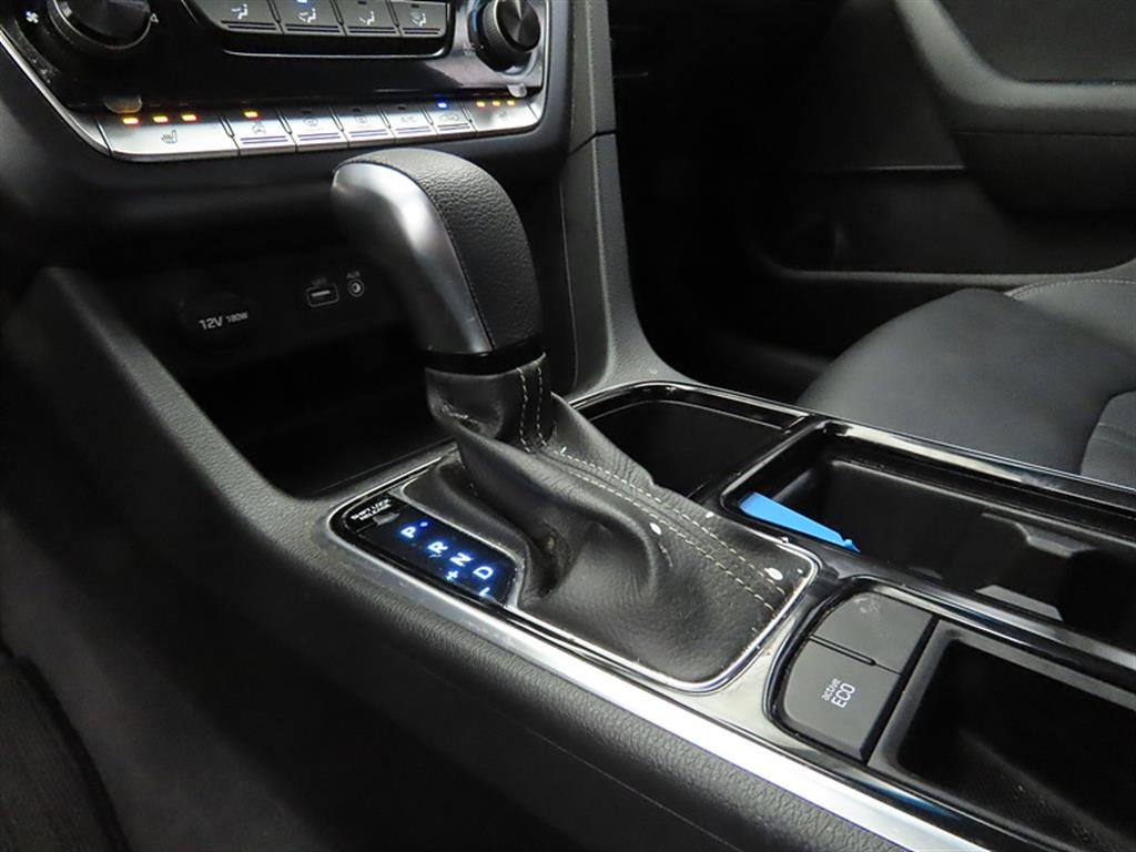 HYUNDAI Sonata - Vista 11