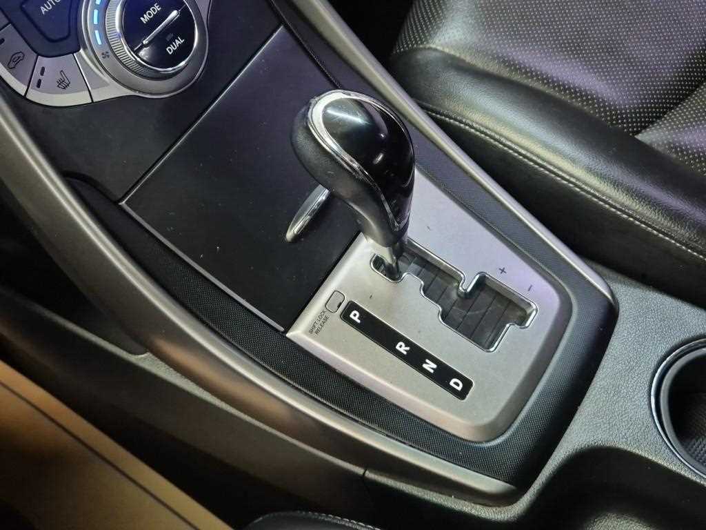 HYUNDAI Avante - Vista 8