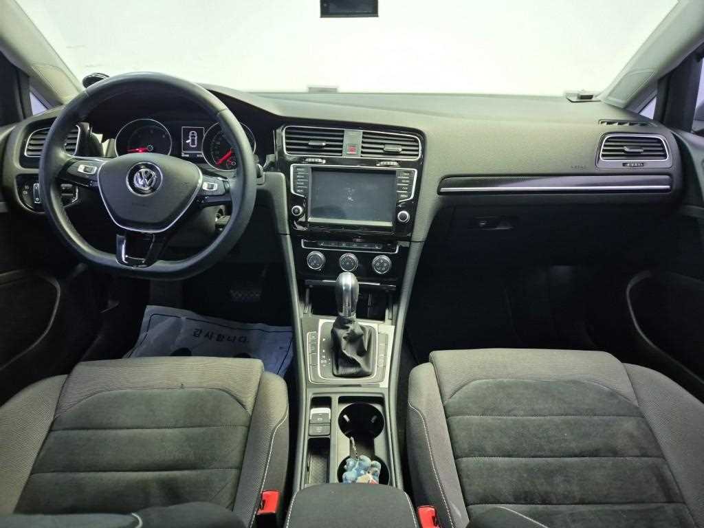 Volkswagen Golf - Vista 7