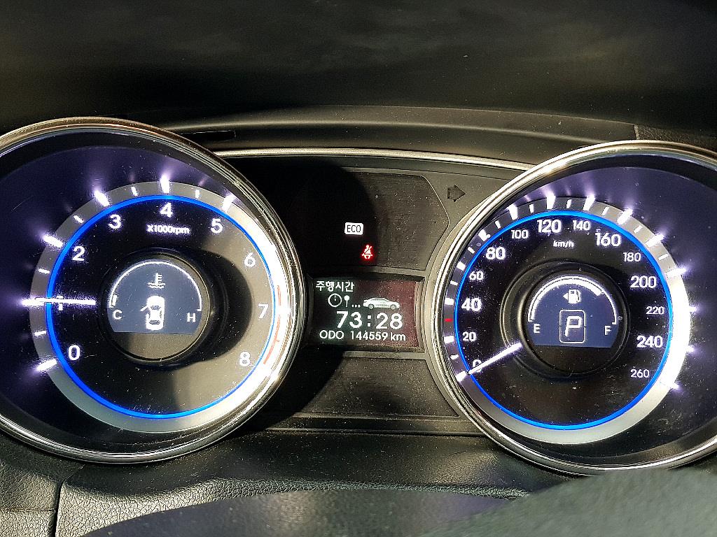 HYUNDAI Sonata - Vista 7