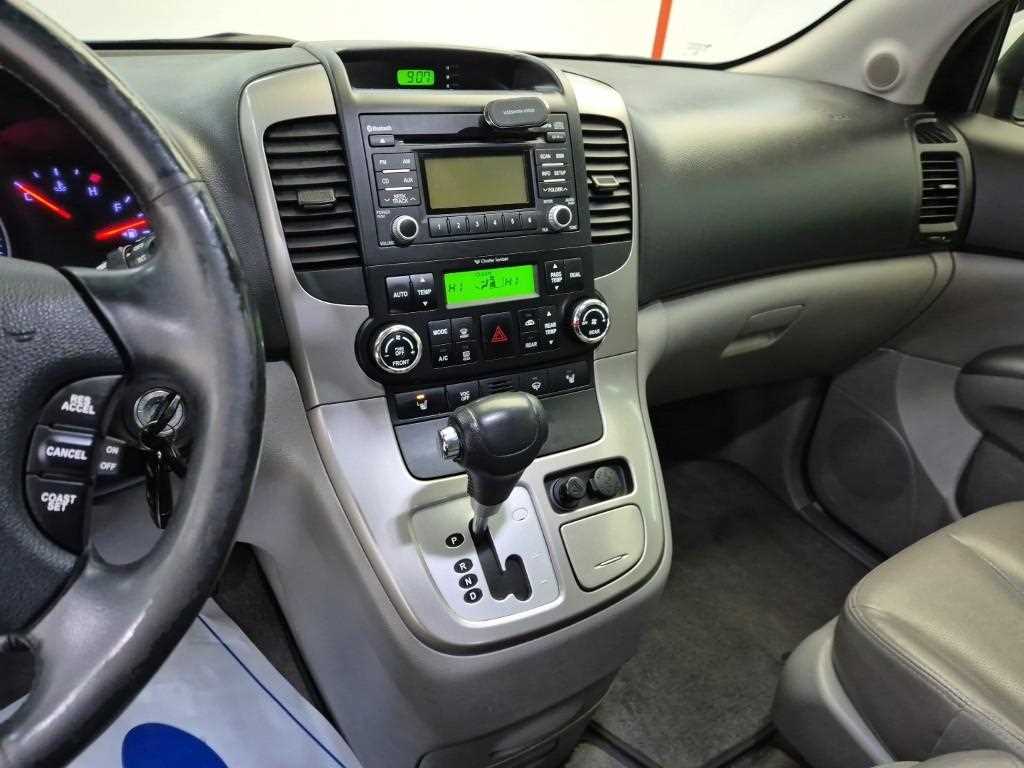 KIA Carnival - Vista 10