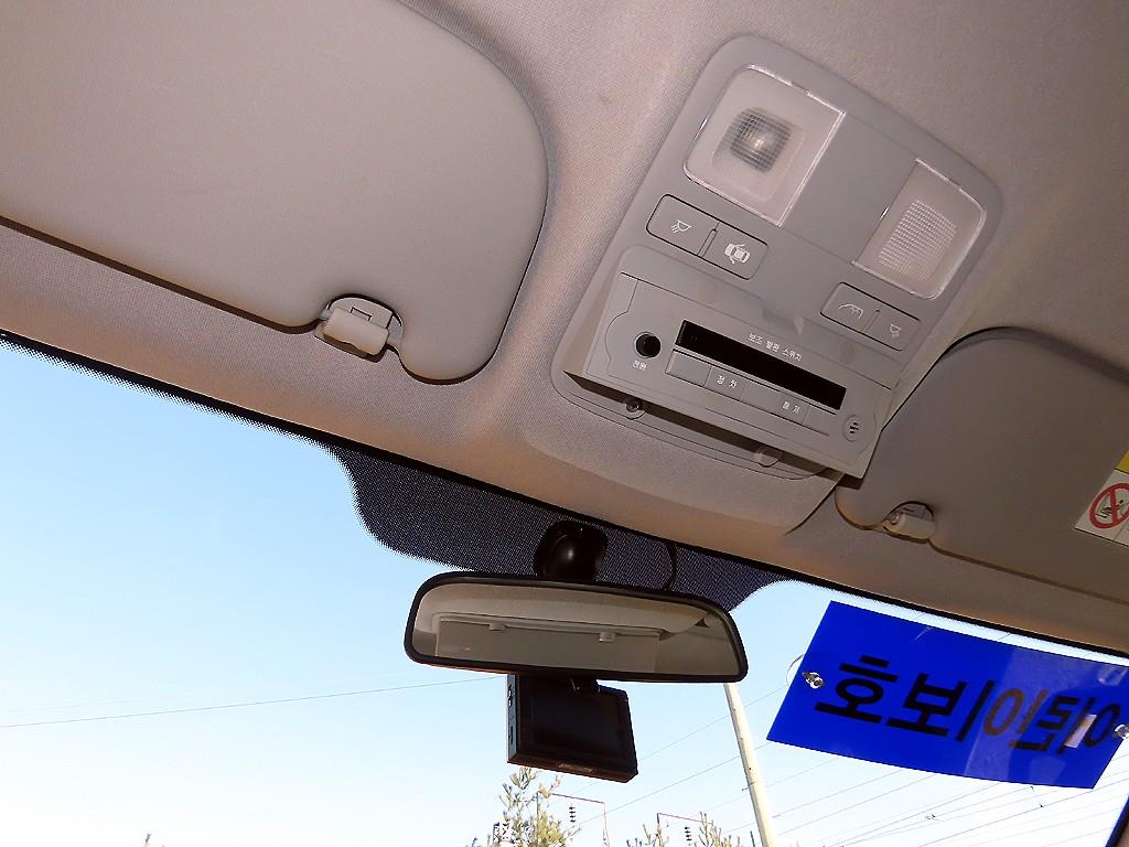 HYUNDAI Starex 2021 Amarillo - Importación desde Corea - HF Imports Iquique - Foto 17