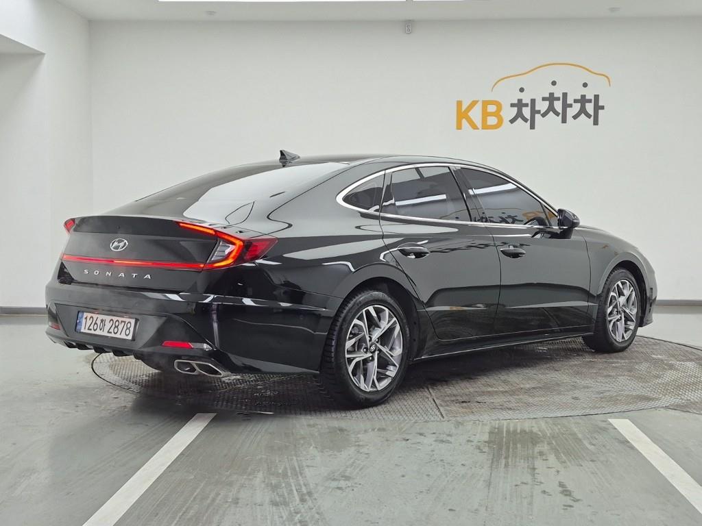 HYUNDAI Sonata - Vista 4