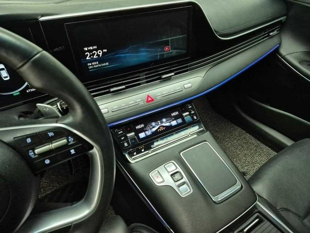 HYUNDAI Grandeur - Vista 10