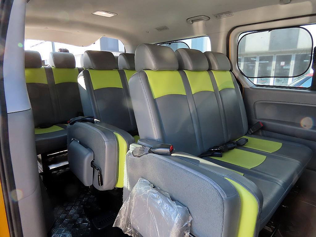 HYUNDAI Starex - Vista 7