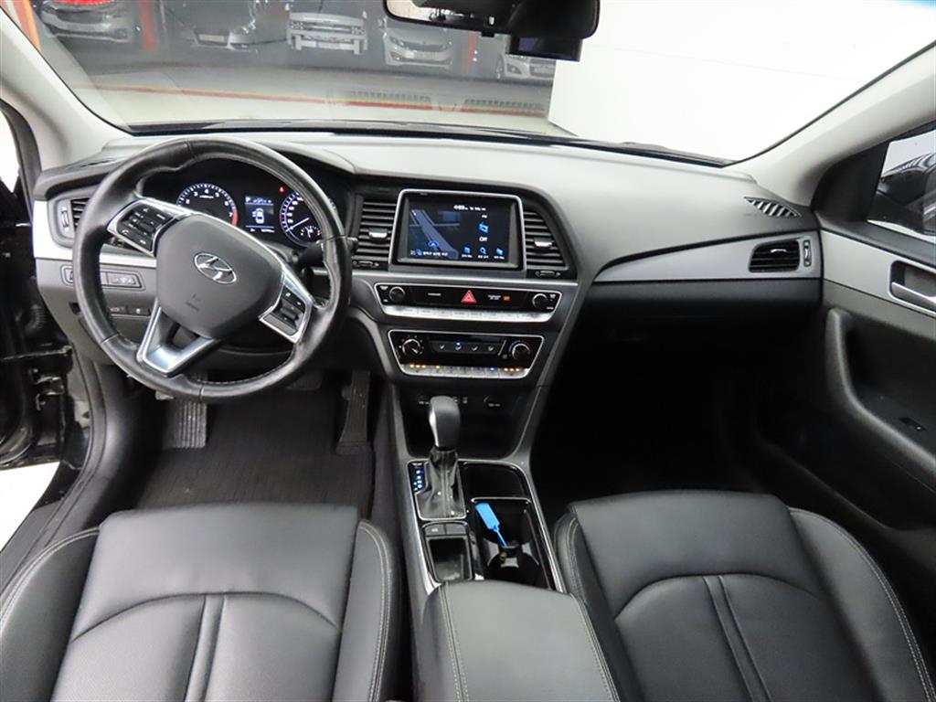 HYUNDAI Sonata - Vista 7