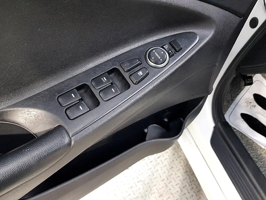 HYUNDAI Sonata - Vista 11