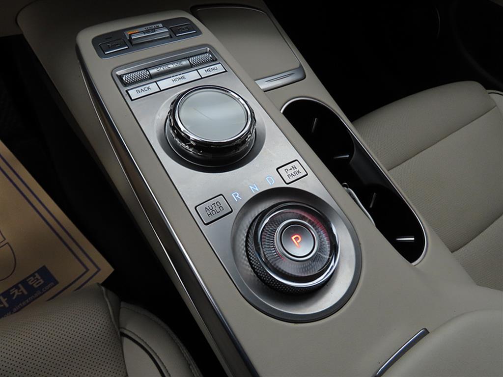 Genesis GV70 - Vista 11