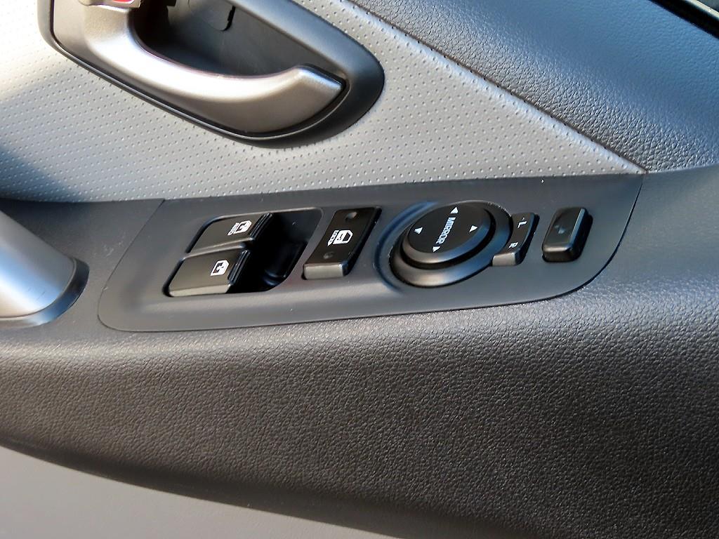 HYUNDAI Starex - Vista 12