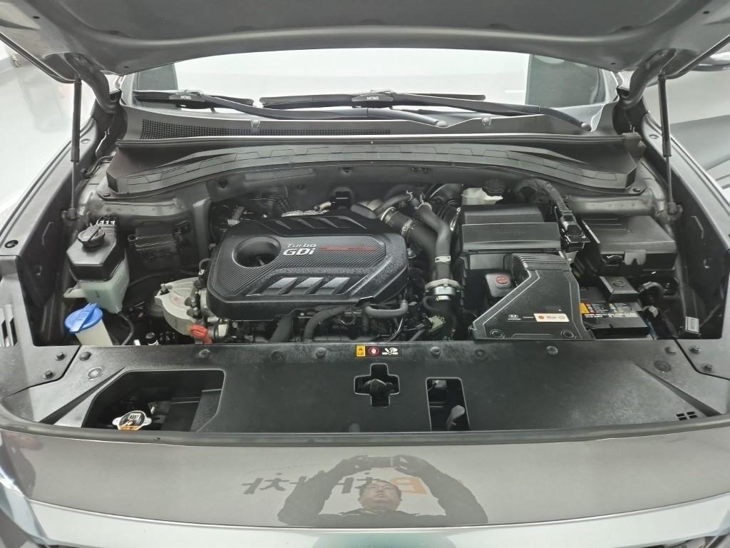 HYUNDAI Santa Fe - Vista 5