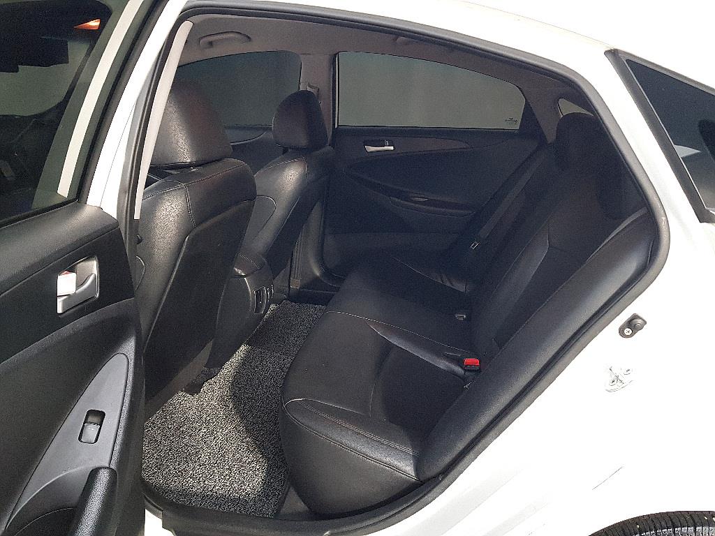 HYUNDAI Sonata - Vista 9