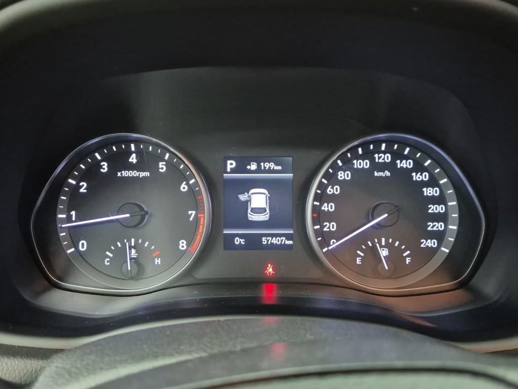 HYUNDAI i30 - Vista 7