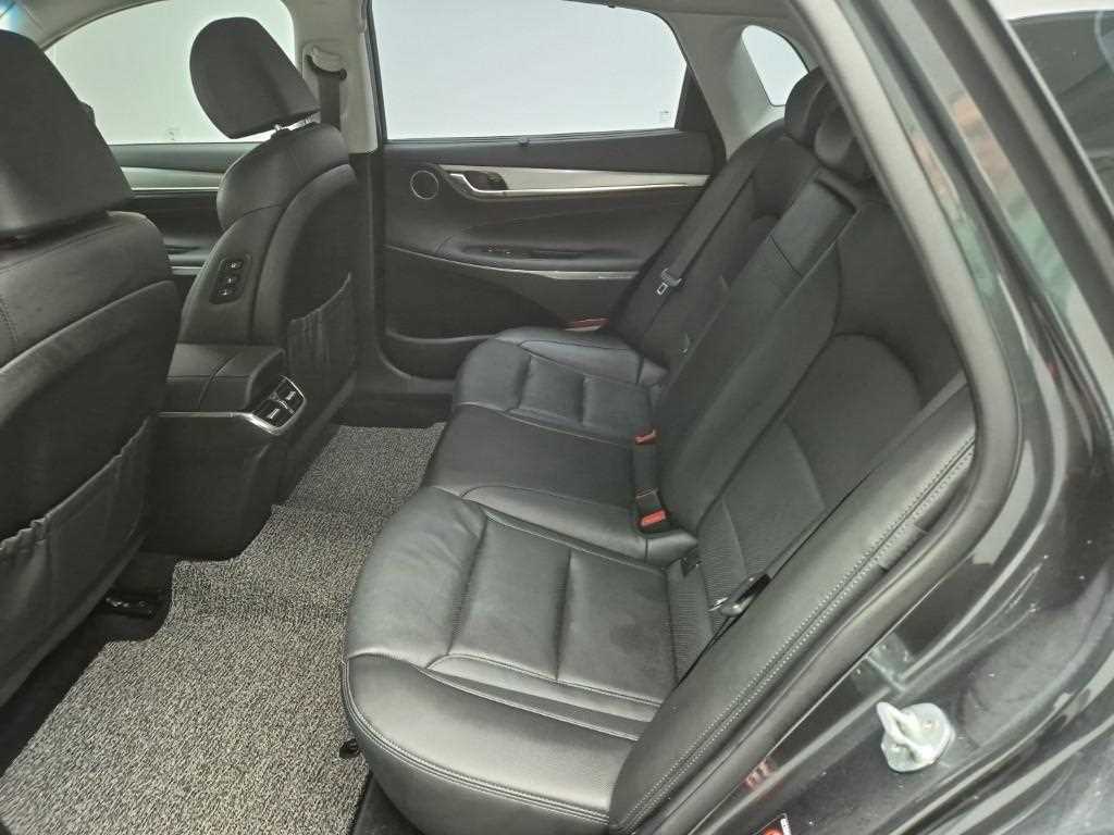 HYUNDAI Grandeur - Vista 12