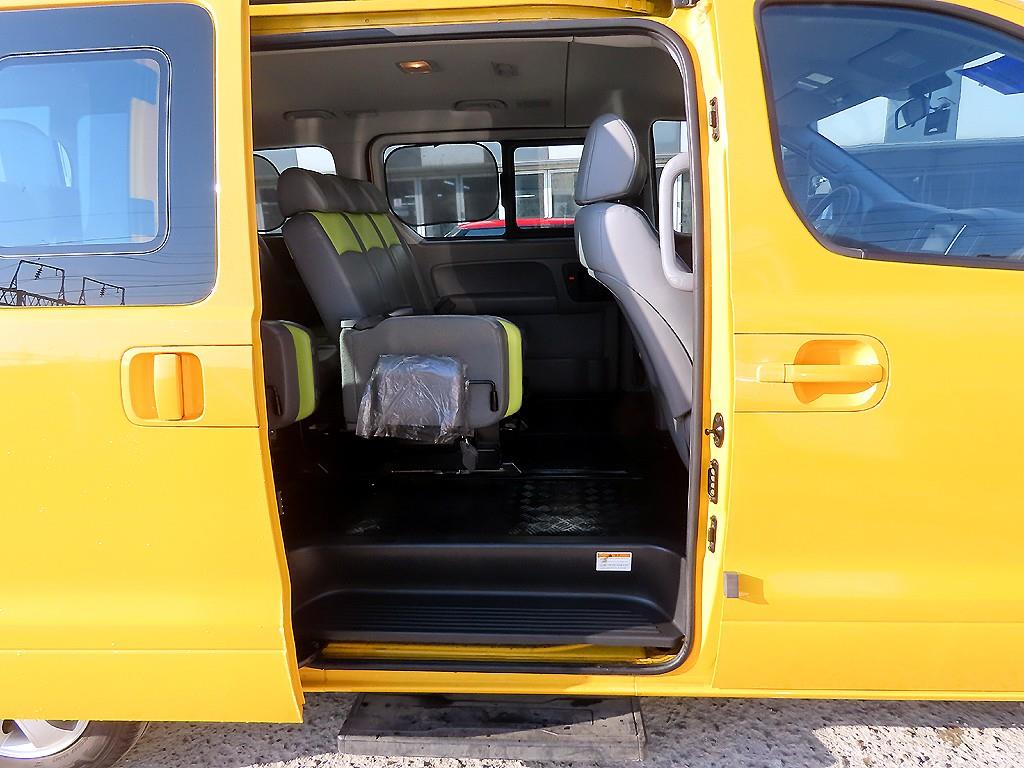 HYUNDAI Starex - Vista 6