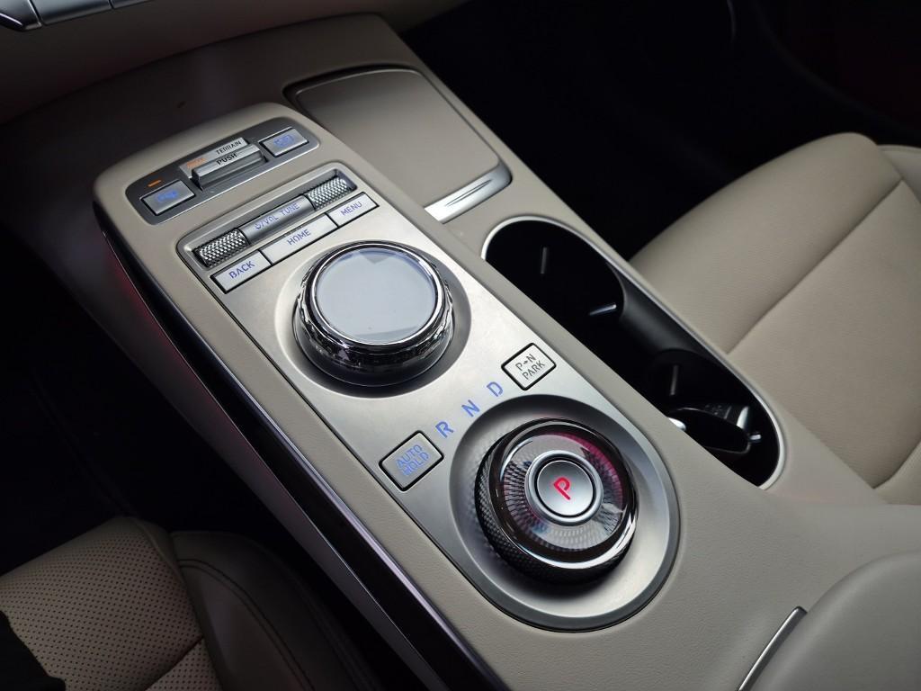 Genesis GV70 - Vista 4