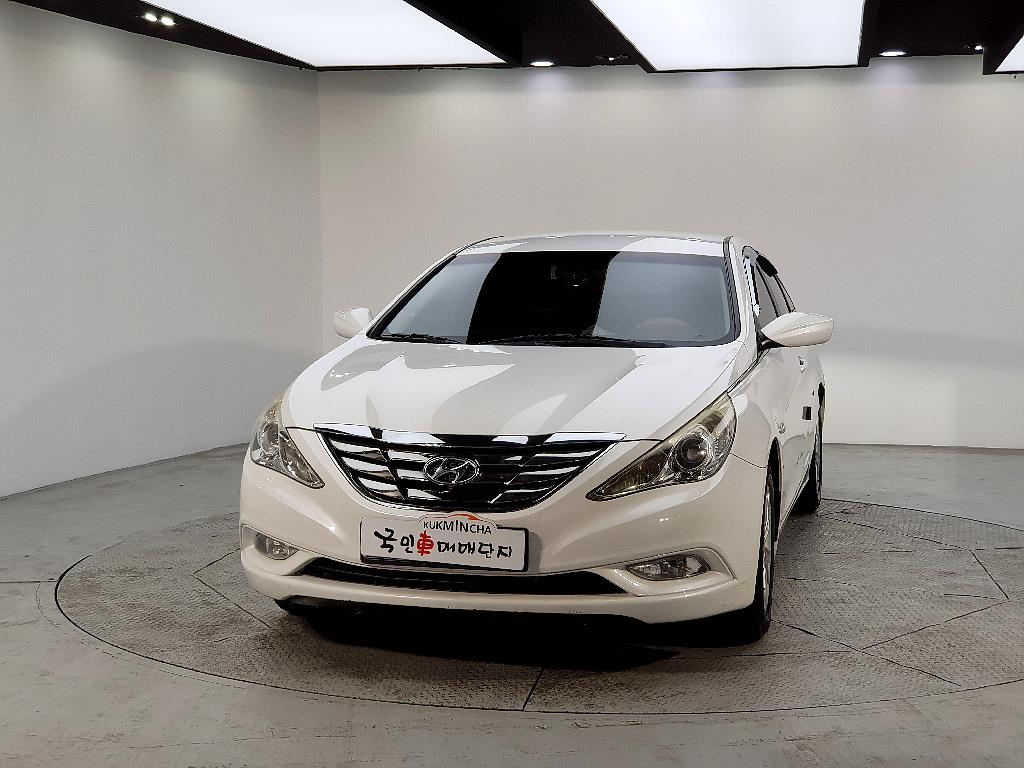 HYUNDAI Sonata - Vista 2