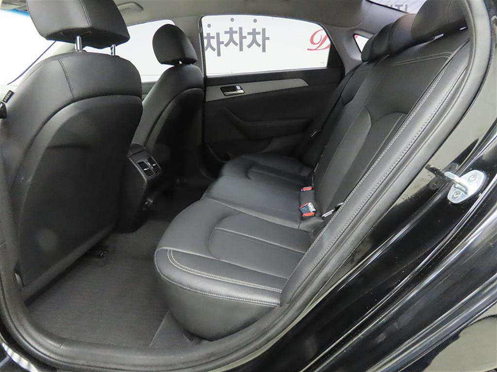 HYUNDAI Sonata - Vista 6