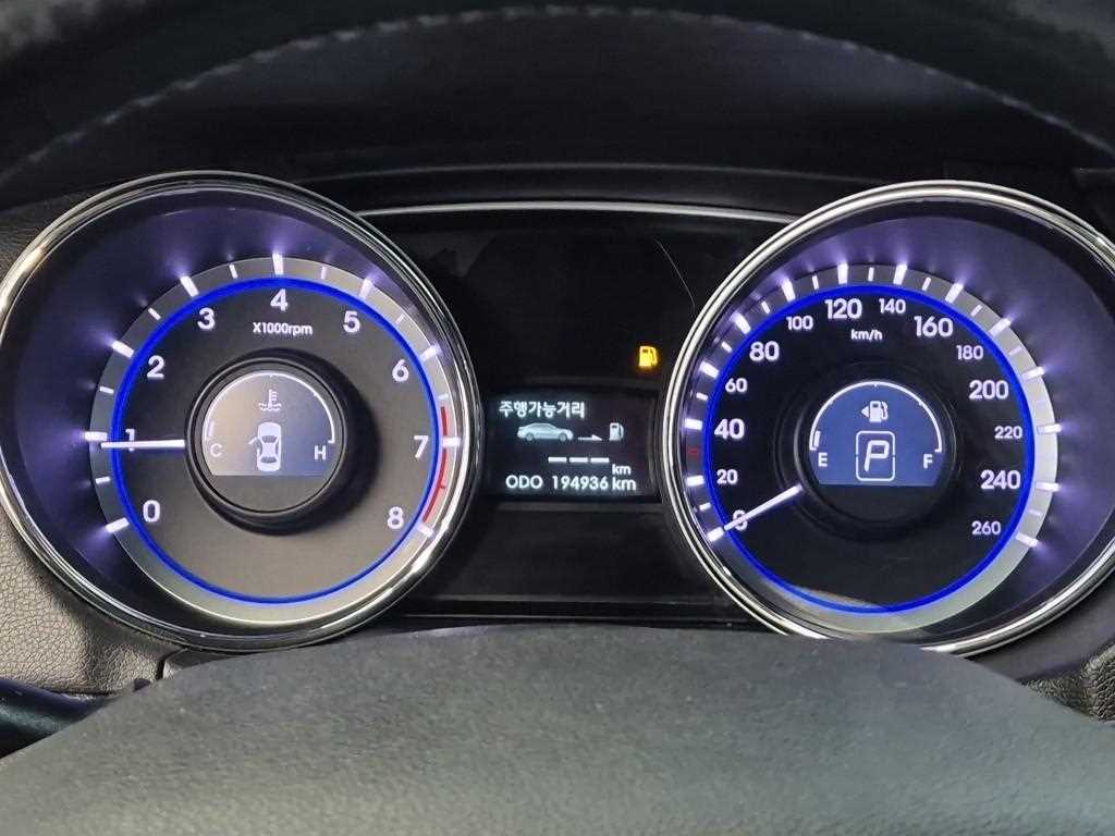 HYUNDAI Sonata - Vista 6