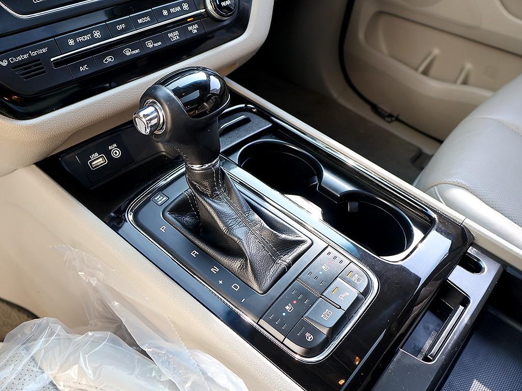 KIA Carnival 2016 Blanco - Importación desde Corea - HF Imports Iquique - Foto 7