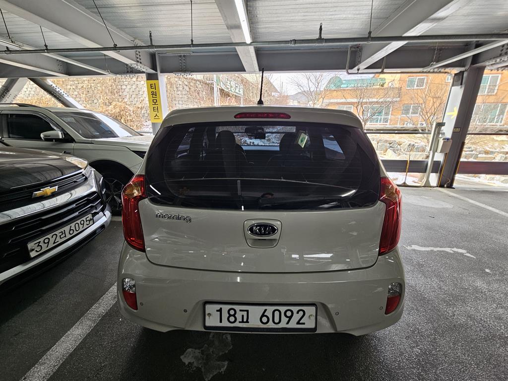 KIA Morning - Vista 4