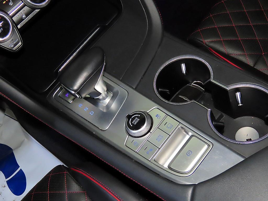 Genesis G70 - Vista 12