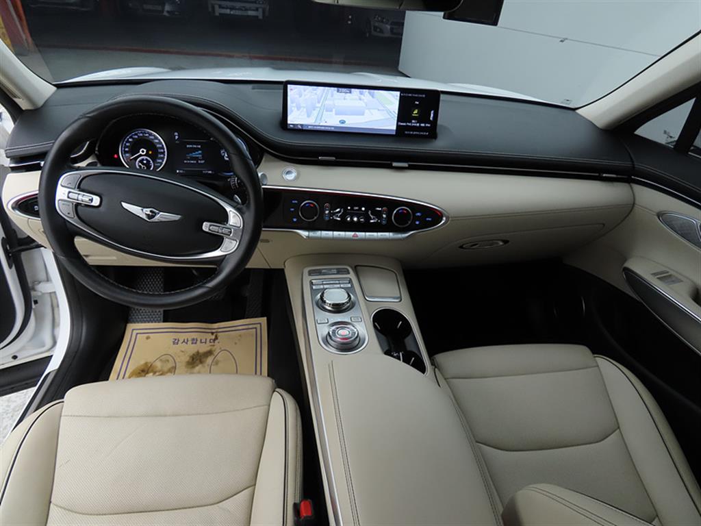 Genesis GV70 - Vista 7