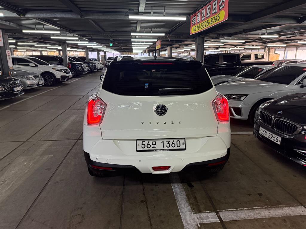 Ssangyong Tivoli - Vista 5