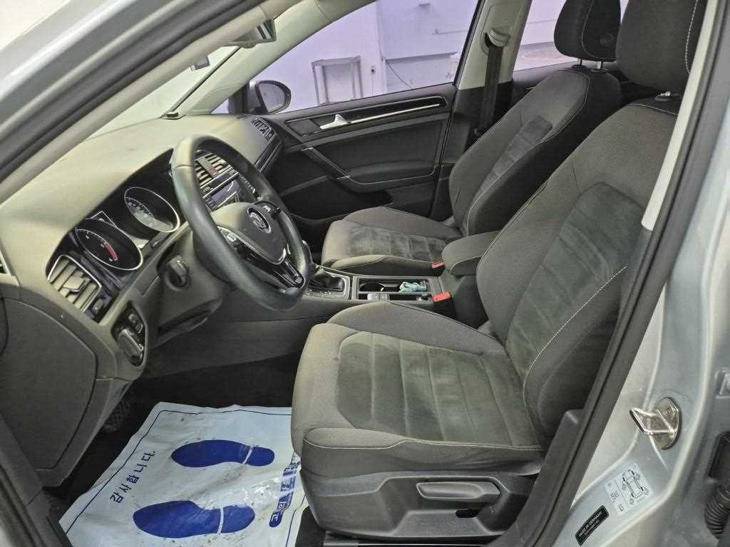 Volkswagen Golf - Vista 11