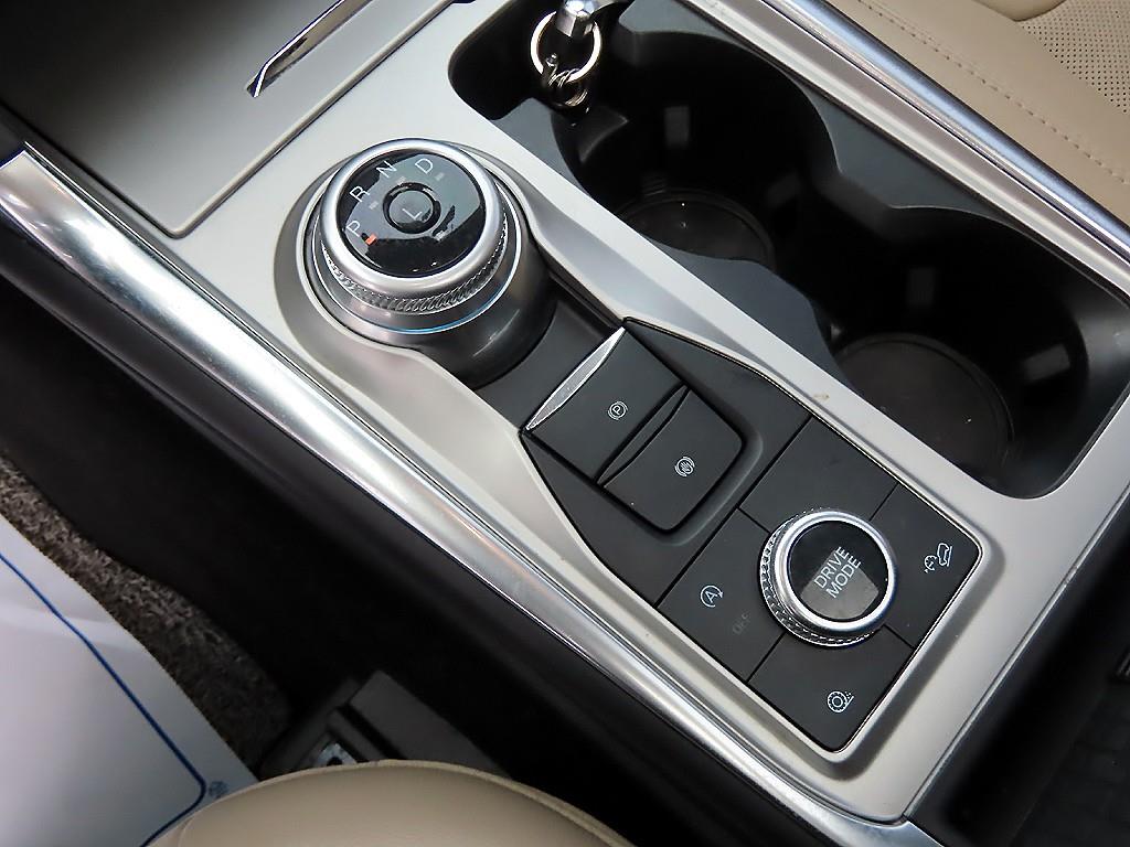 Ford Explorer - Vista 10