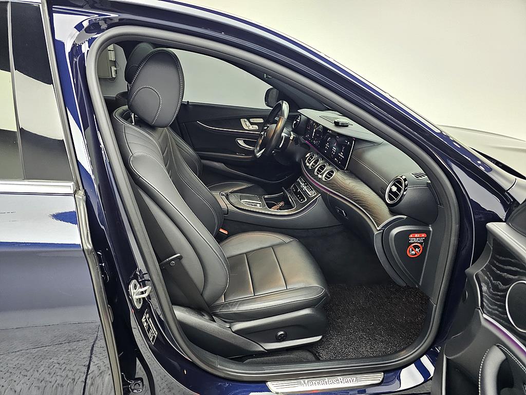 Mercedes Benz E class - Vista 11