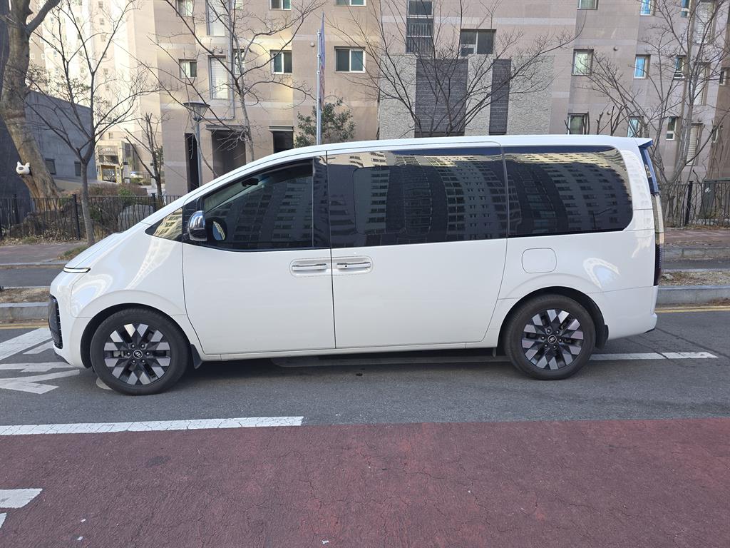 HYUNDAI Staria - Vista 3