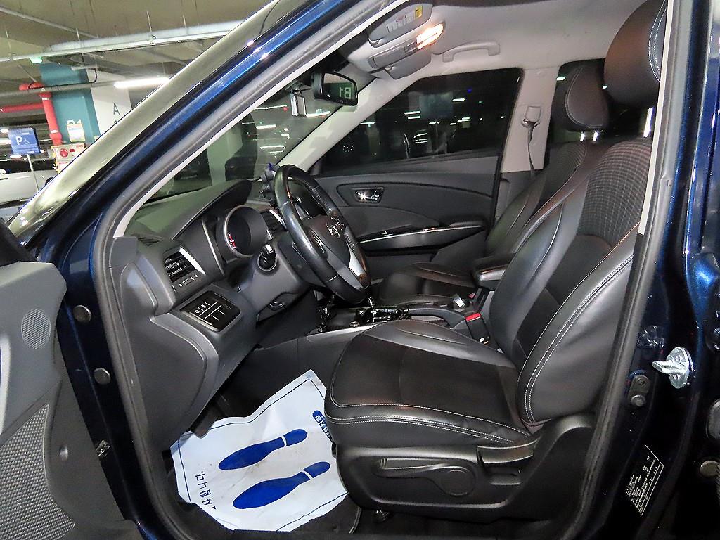 Ssangyong Tivoli - Vista 6