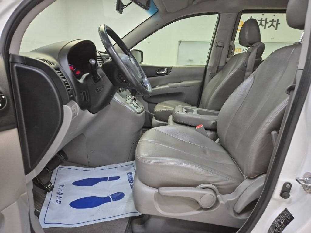 KIA Carnival - Vista 11