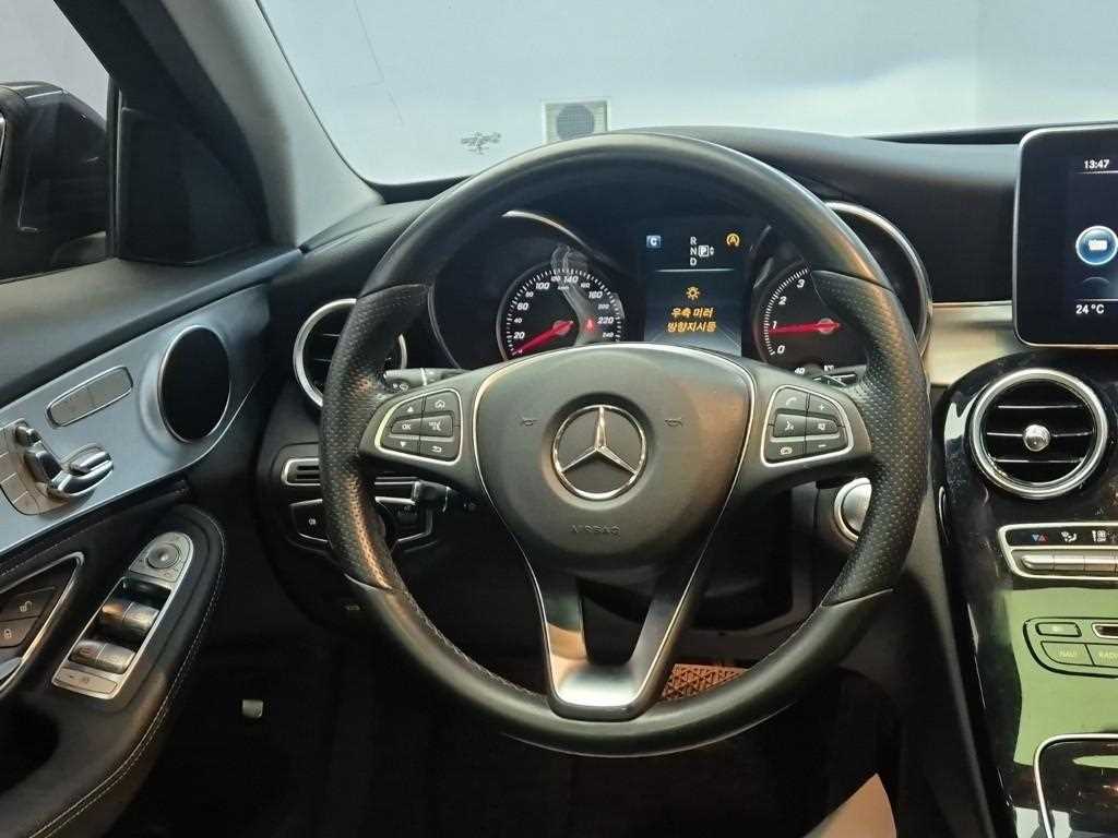 Mercedes Benz C Class - Vista 9