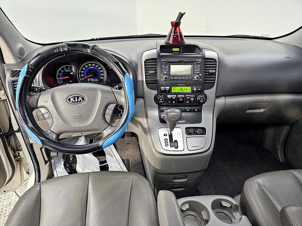 KIA Carnival - Vista 5