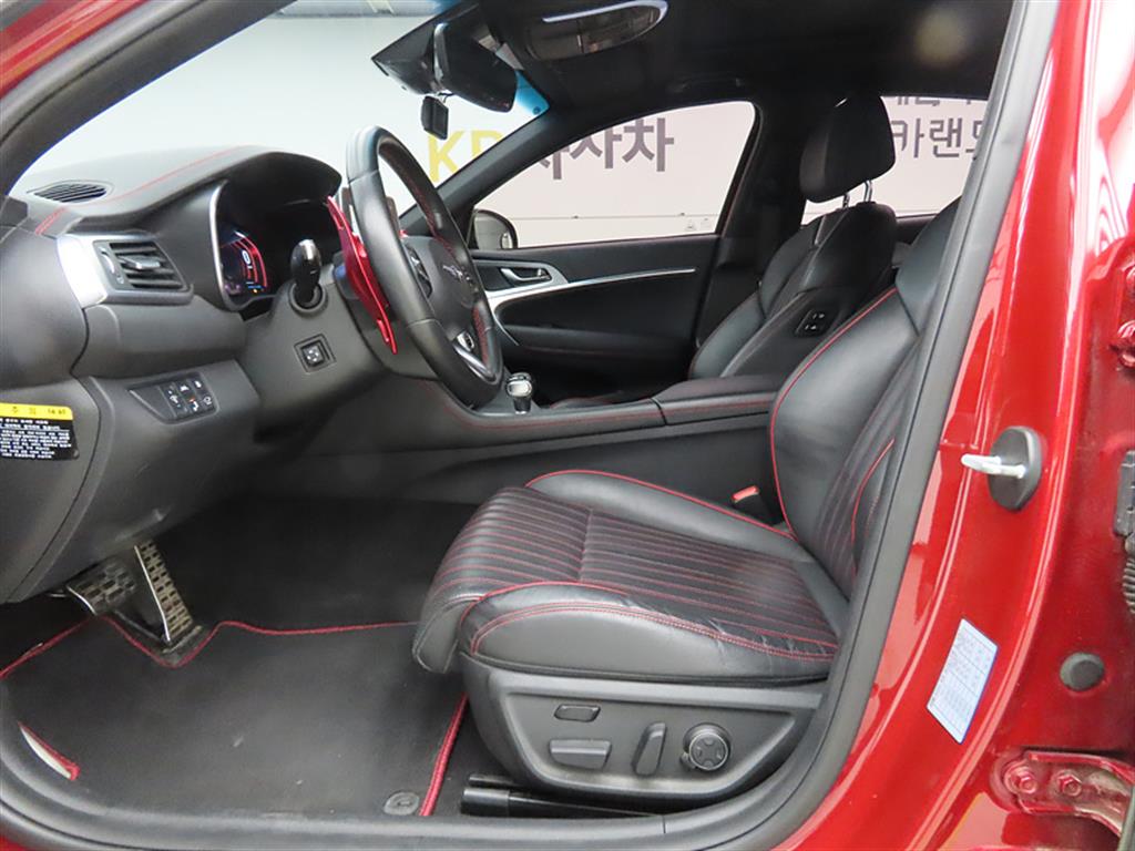 Genesis G70 - Vista 5