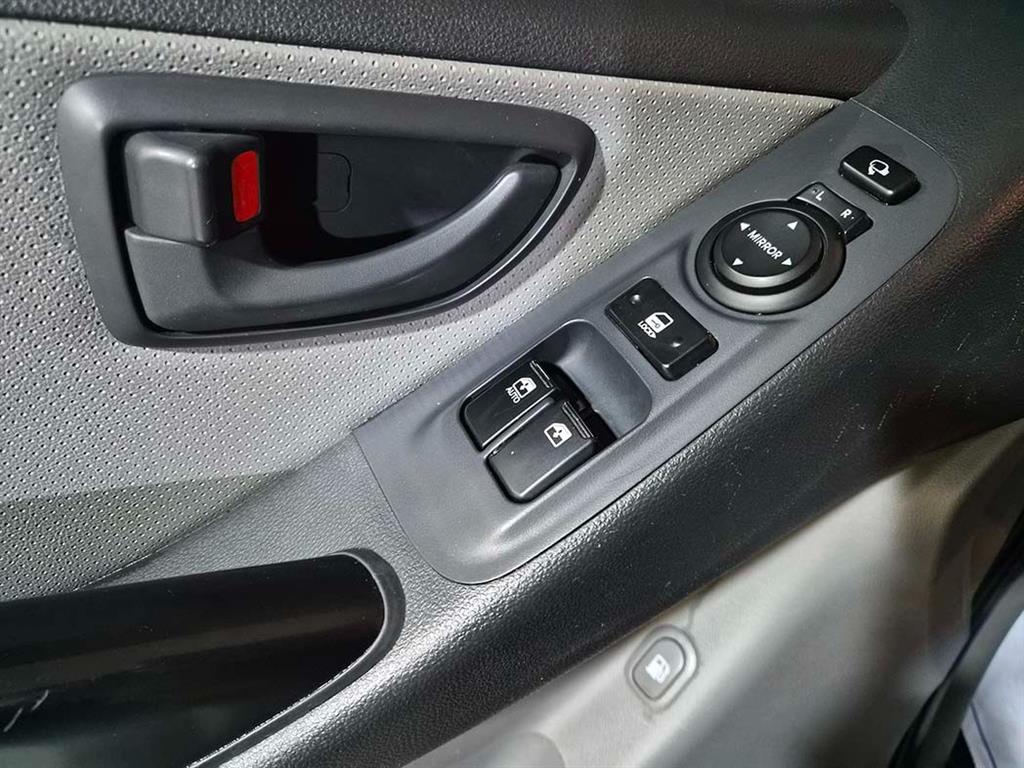 HYUNDAI Starex - Vista 12