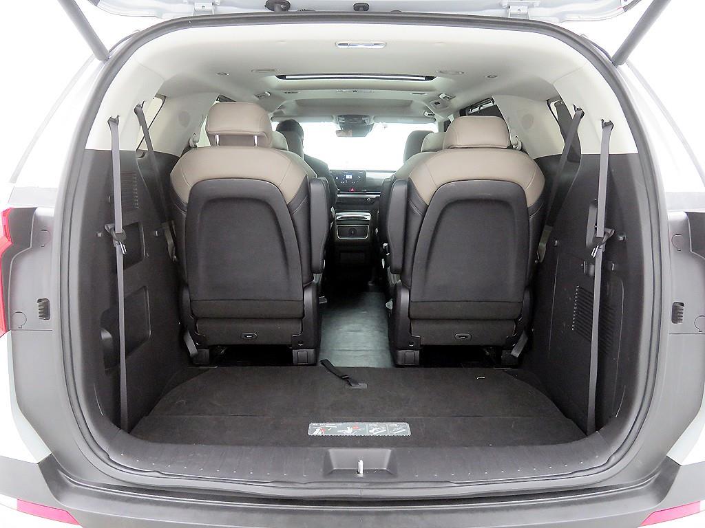 KIA Carnival - Vista 5