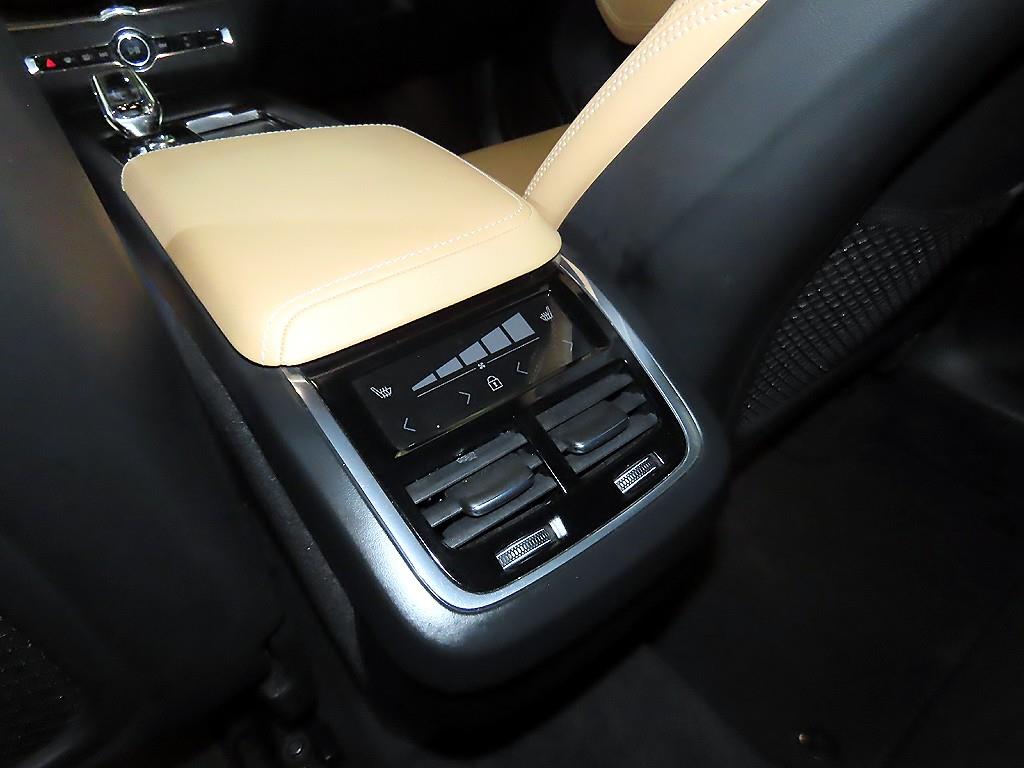 Volvo XC60 2022 Negro - Importación desde Corea - HF Imports Iquique - Foto 15