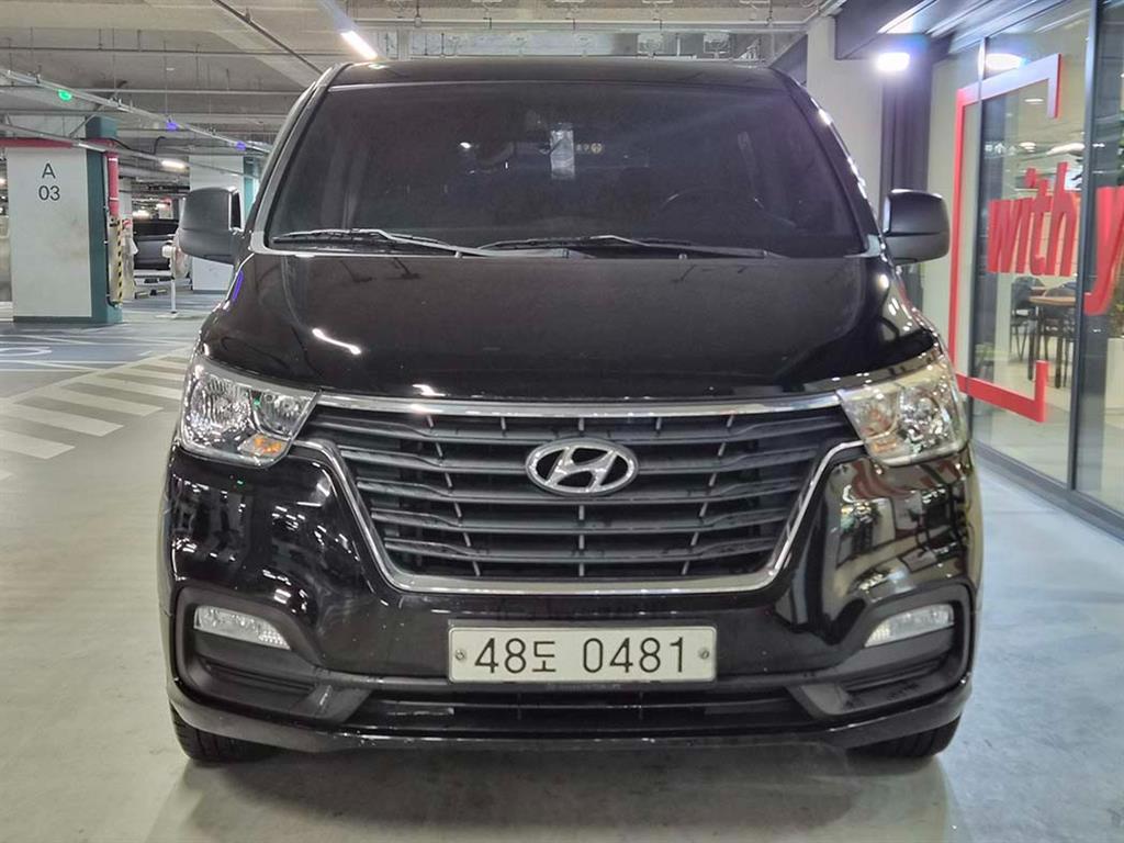 HYUNDAI Starex - Vista 2